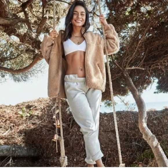 Aritzia Tna Sherpa Fleece Hooded Jacket Tan Size XXS - Picture 3 of 16